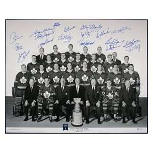  67 Leafs Team Signed Lithograph: Sports & Outdoors