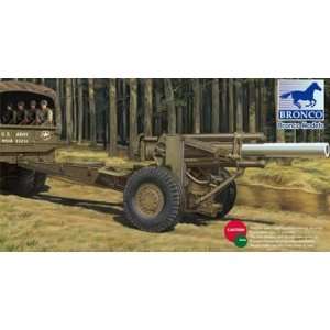    Bronco 1/35 US 155mm Howitzer M1A1 Military Model Kit Toys & Games