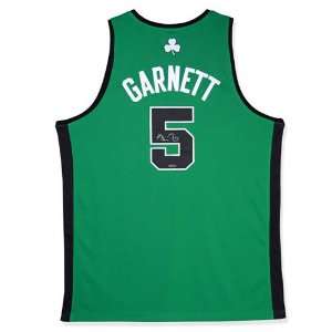  Upper Deck Boston Celtics Kevin Garnett Autographed Road 