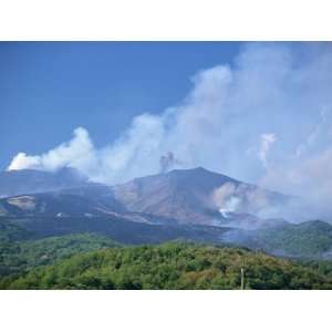 Eruptions at the Monti Calcarazzi Fissure and the Piano Del Lago Cone 