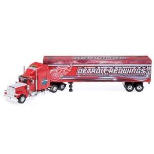 Detroit Red Wings NHL Peterbilt Tractor Trailer:  Sports 