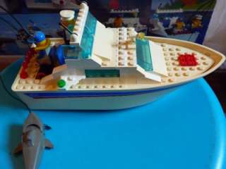 Vintage LEGO 4011 CABIN CRUISER Fully Assembled  