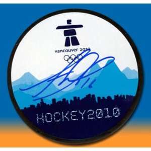  JONATHAN TOEWS 2010 Olympic Games Autographed Hockey PUCK 