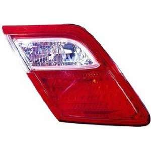  QP T7771 a Toyota Camry Driver Tail Light Back up Lamp 
