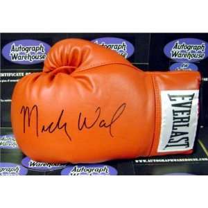  Micky Ward signed Boxing Glove   Autographed Boxing Gloves 