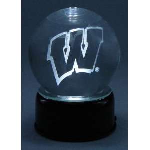  Wisconsin Badgers Etched Logo Crystal Ball: Sports 