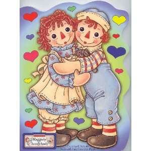  Raggedy Ann & Andy Hugging Coloring & Activity Book (Die 
