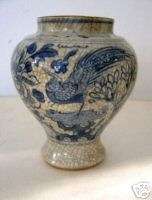 RARE 18th CENTURY CHINESE CRACKLE PORCELAIN POT seal  
