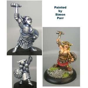   Miniatures Dwarves   Heidi, buxom female dwarf Toys & Games