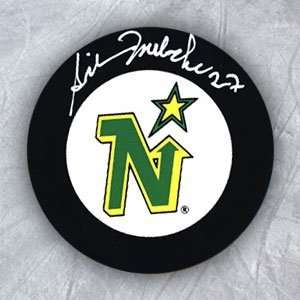  Gilles Meloche Minnesota North Stars Autographed/Hand 