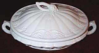 Excellent Quality Ironstone RED CLIFF GRAPE PATTERN Oval Vegetable w 