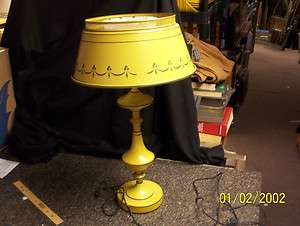   YELLOW / BLACK RIBBON TOLE LAMP IN EXC SHAPE 23 TALL smv  