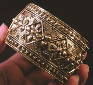 Turkish Style Gold Pewter Flower Hinged Bangle Bracelet  