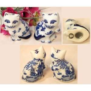  Blue Willow Ceramic Cat Salt & Pepper Shakers: Everything 